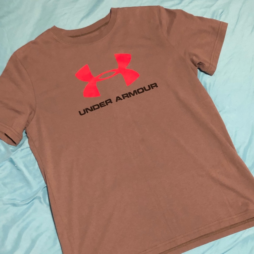 Under armor loose T-shirt